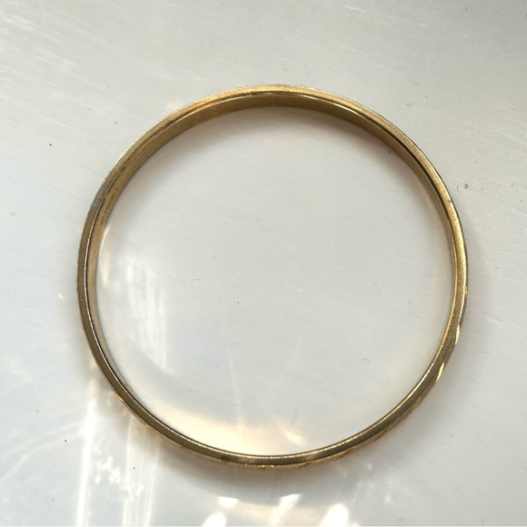 Monet Brushed & Shiny Gold Tone Bangle Vintage - Picture 9 of 10